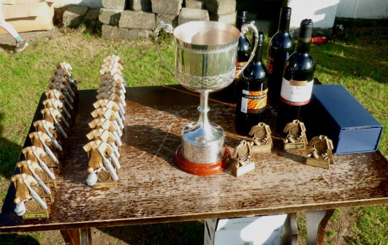 The excellent trophies provided by the Morris family The excellent trophies provided by the Morris family